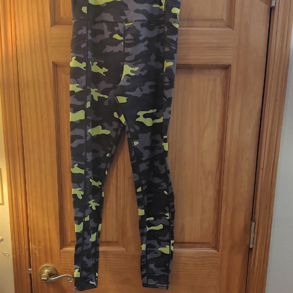 Women's Camouflage Adventure Leggings